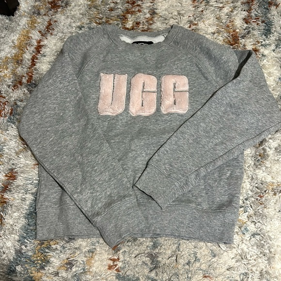 UGG Tops - 🎉 UGG SWEATSHIRT 🎉
